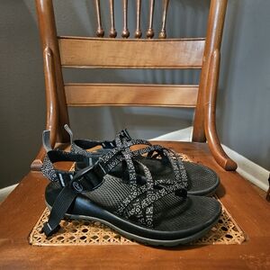 Black Chaco Sandals Womens 6 Youth 4 Excellent Condition!